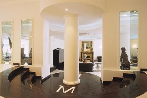 M Glamour Hotel 4*